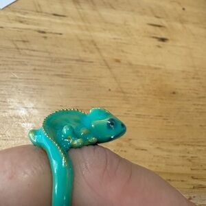 R33 Turquoise Chameleon Ring